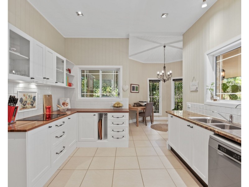 16 Flame Tree Court, Palmwoods QLD 4555