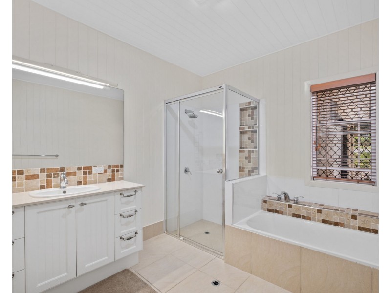 16 Flame Tree Court, Palmwoods QLD 4555
