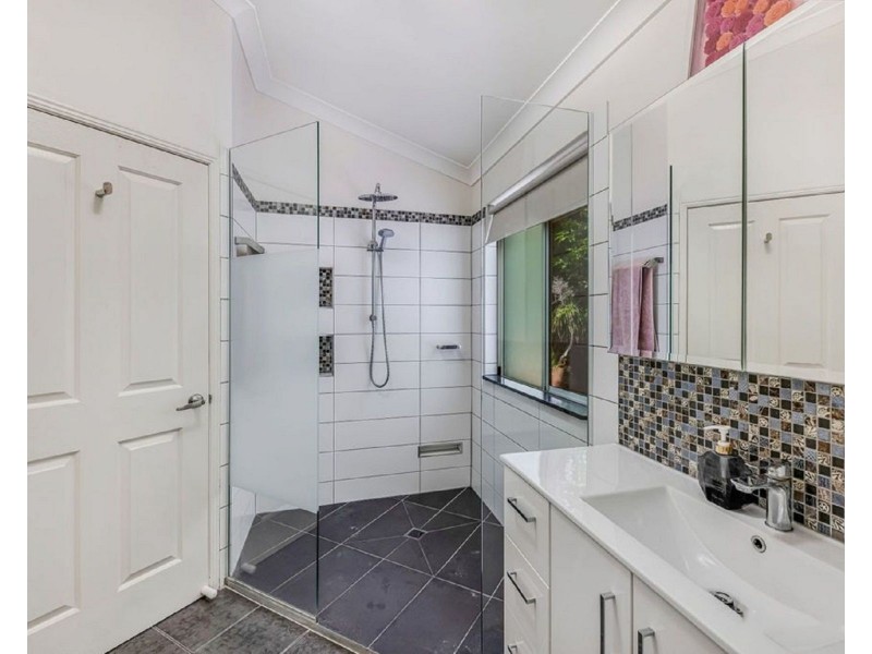 574 Petrie Creek Rd, Rosemount QLD 4560