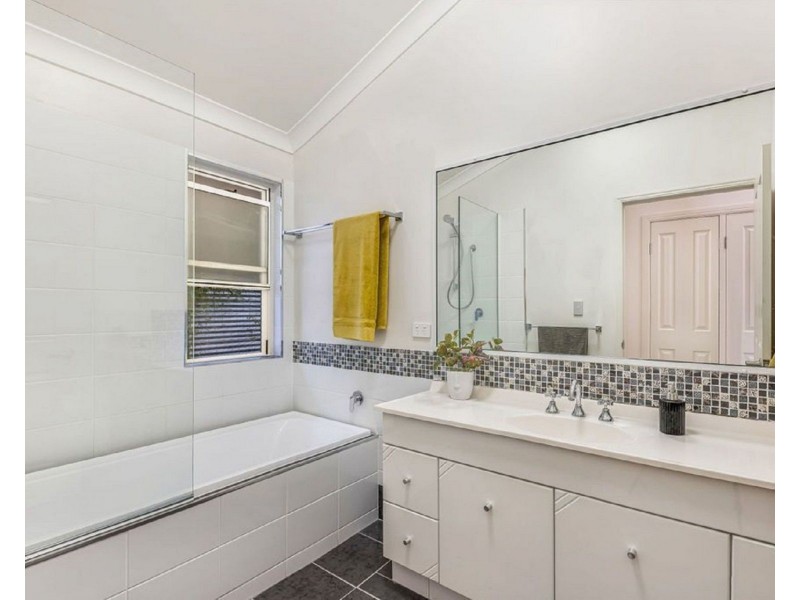 574 Petrie Creek Rd, Rosemount QLD 4560