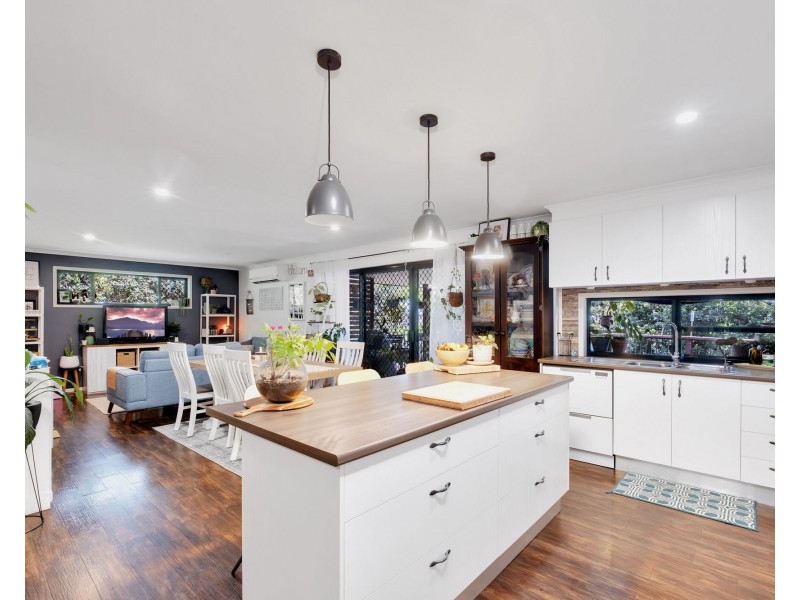 10 Buchanan Court, Burnside QLD 4560