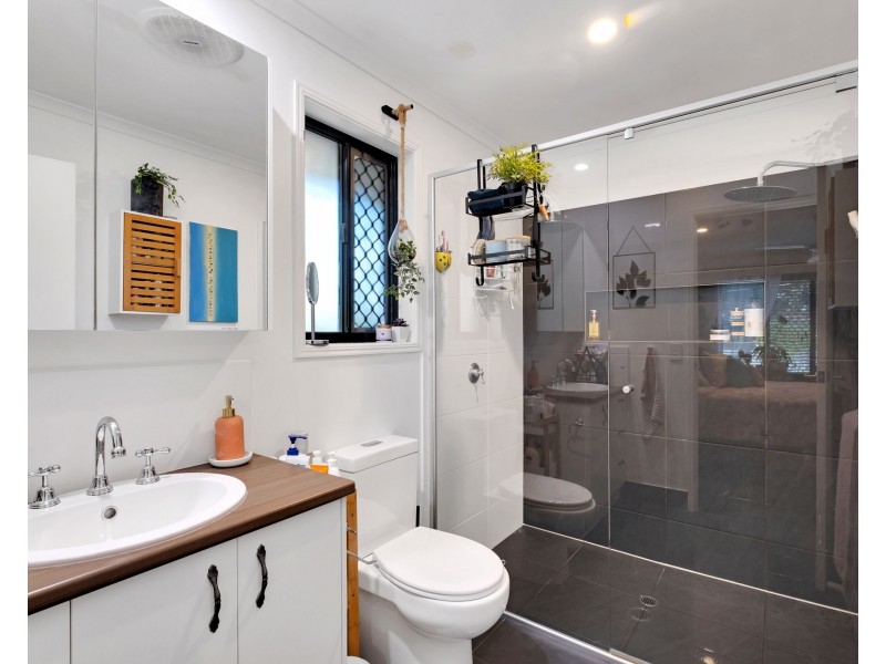 10 Buchanan Court, Burnside QLD 4560