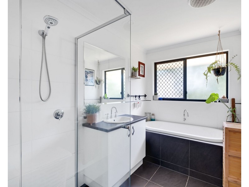 10 Buchanan Court, Burnside QLD 4560