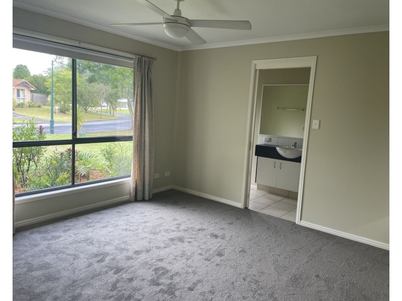 19 Greenhaven Close, Burnside QLD 4560