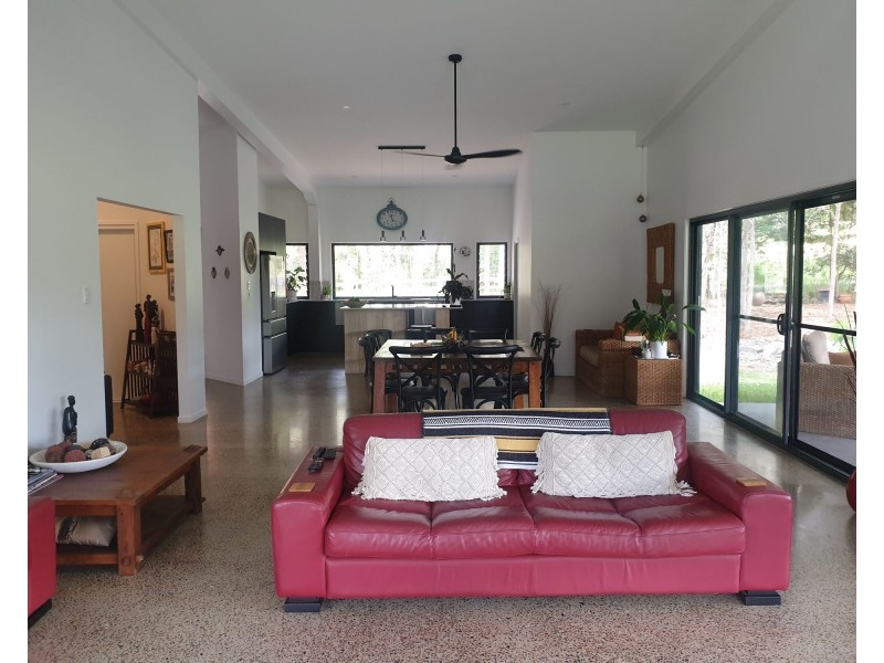 15 Chambers Lane, Eerwah Vale QLD 4562