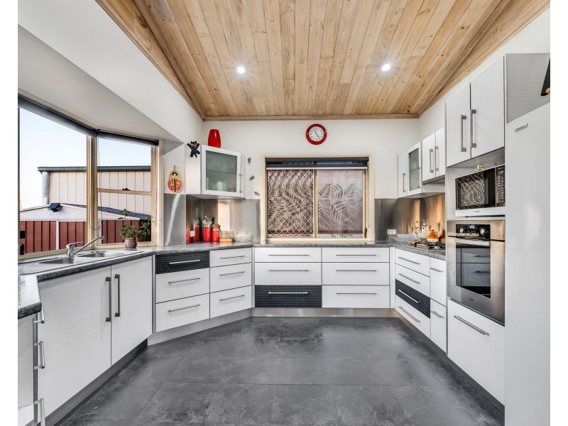 5 Yvonne Street, Nambour QLD 4560