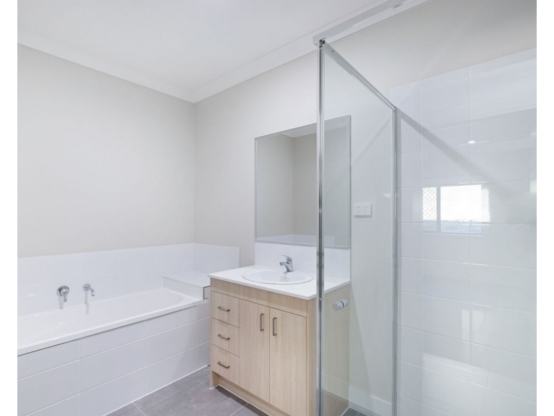 1/13 Jeanette Avenue, Nambour QLD 4560