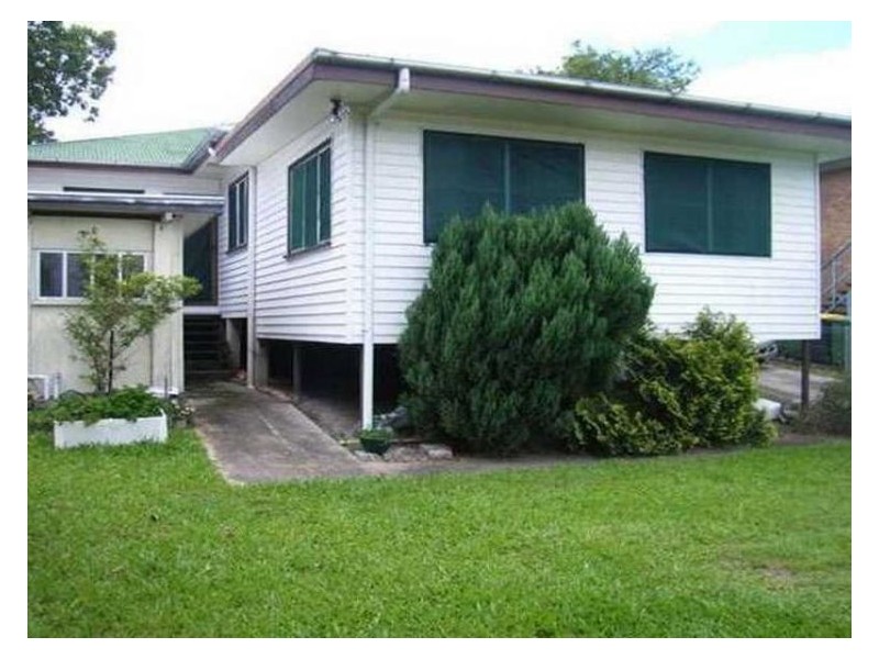 8 Carroll Street, Nambour QLD 4560