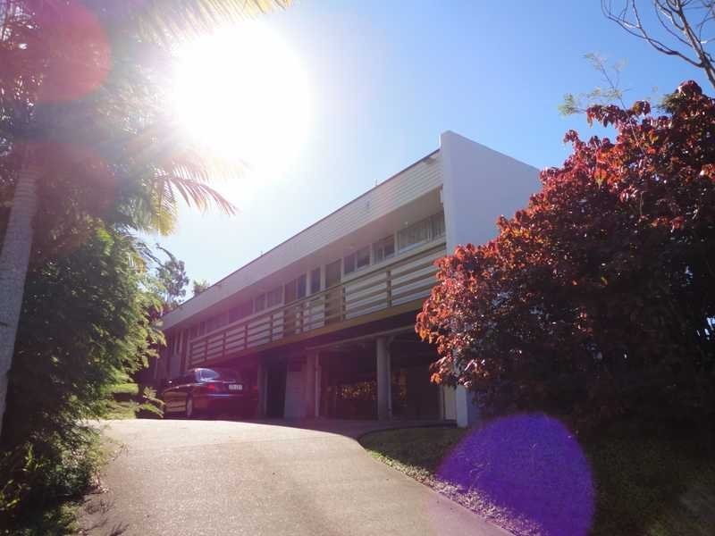 Unit 2/4 Bradley Street, Nambour QLD 4560