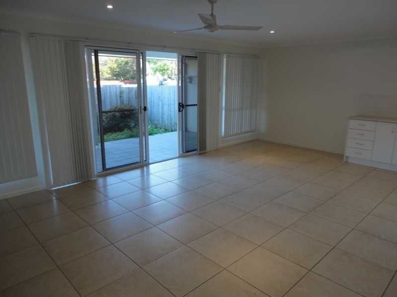 2/1 Pine Street, Nambour QLD 4560