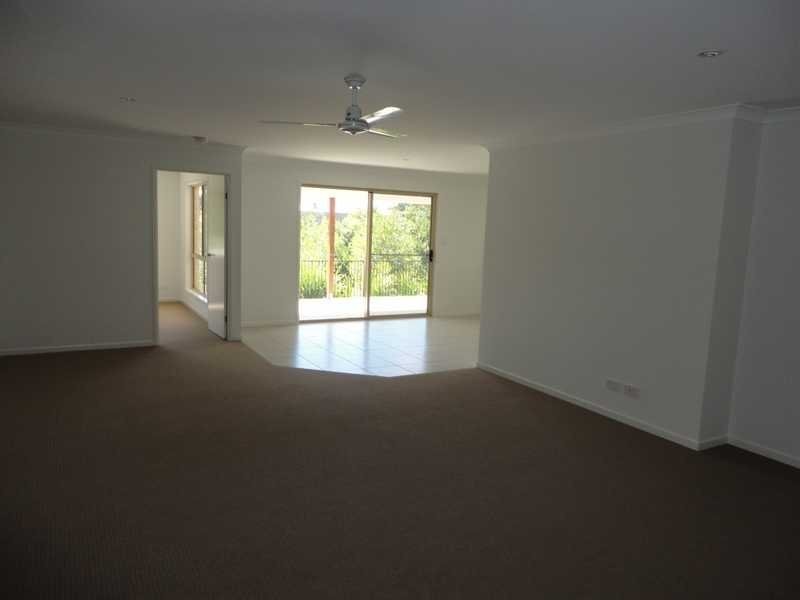 9 Wallace Close, Coes Creek QLD 4560