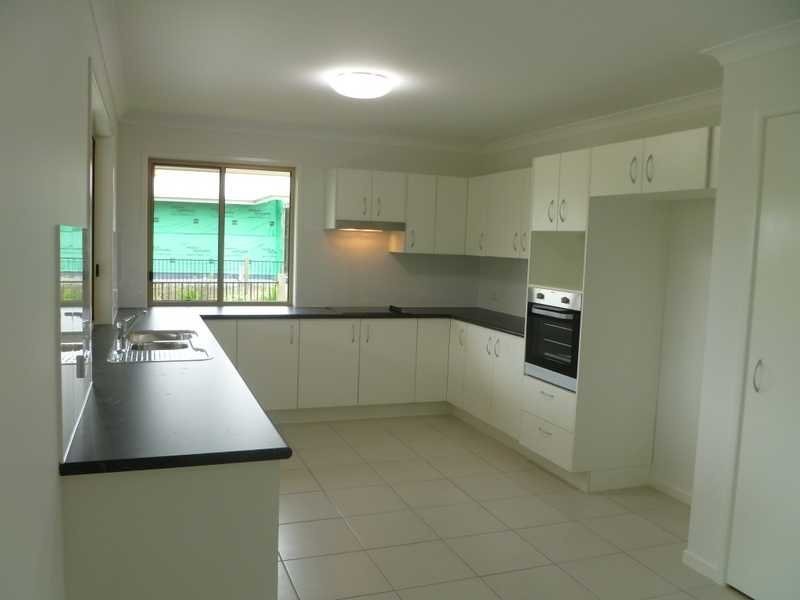 9 Wallace Close, Coes Creek QLD 4560