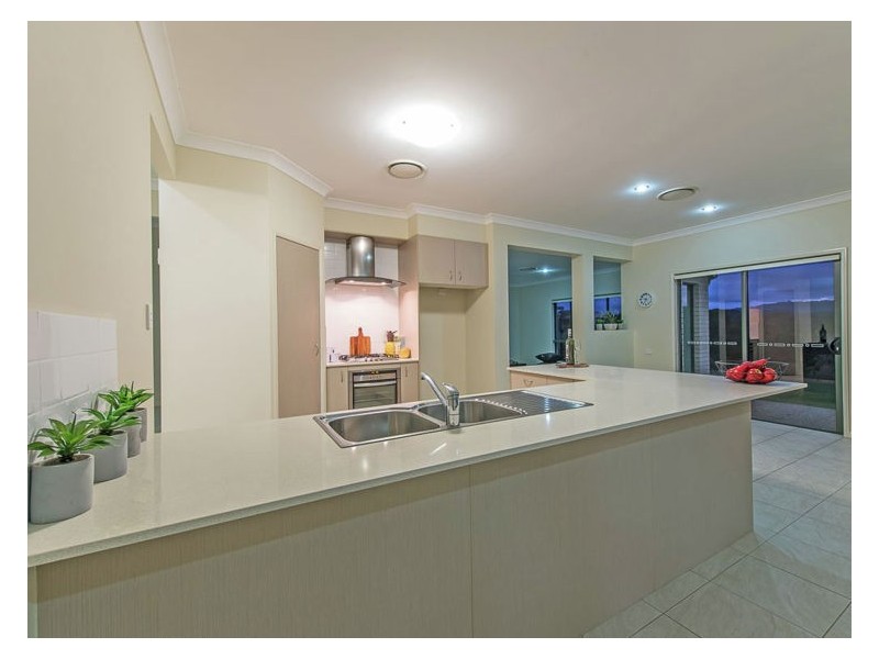 6 Longview Place, Woombye QLD 4559