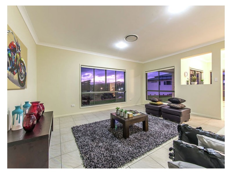 6 Longview Place, Woombye QLD 4559
