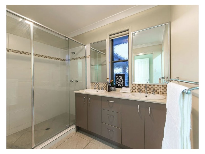 6 Longview Place, Woombye QLD 4559