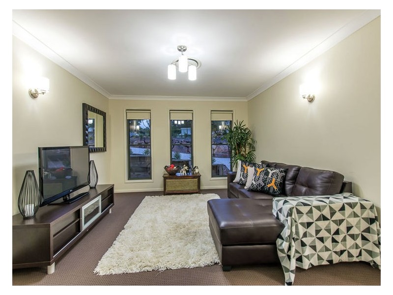 6 Longview Place, Woombye QLD 4559