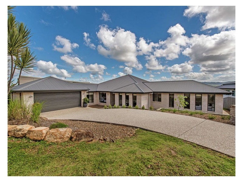 6 Longview Place, Woombye QLD 4559