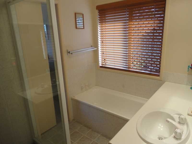 3 Kings Place, Burnside QLD 4560