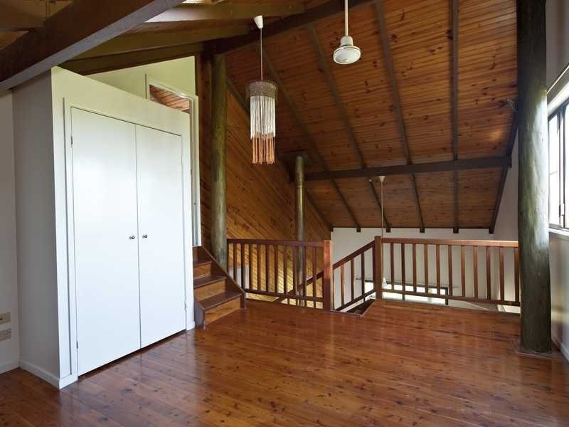 99 English Road, Kiamba QLD 4560