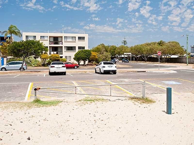 Unit 1/2 Alexandra Parade, Maroochydore QLD 4558