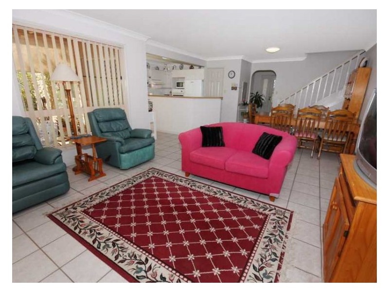 2 Albatross Avenue, Nambour QLD 4560