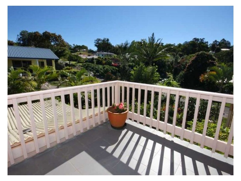 2 Albatross Avenue, Nambour QLD 4560