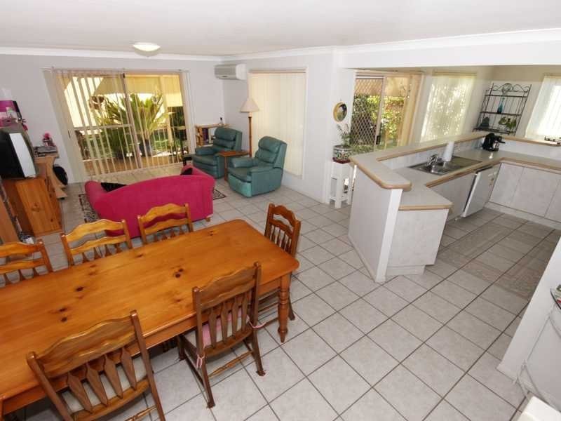 2 Albatross Avenue, Nambour QLD 4560