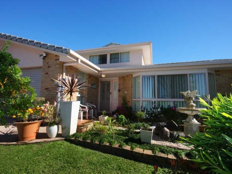 2 Albatross Avenue, Nambour QLD 4560