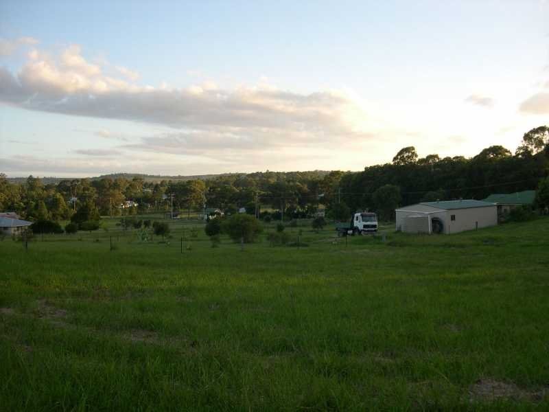 18 Devon Court Road, Crows Nest QLD 4355