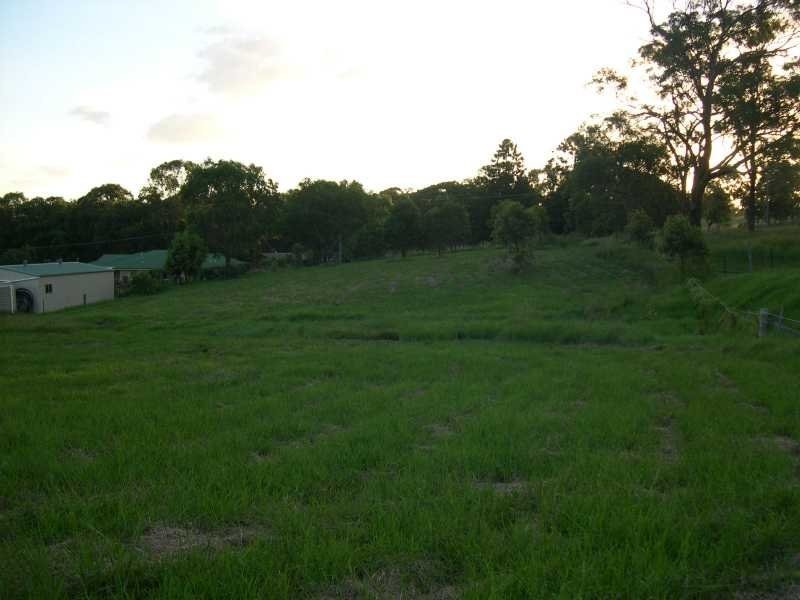 18 Devon Court Road, Crows Nest QLD 4355