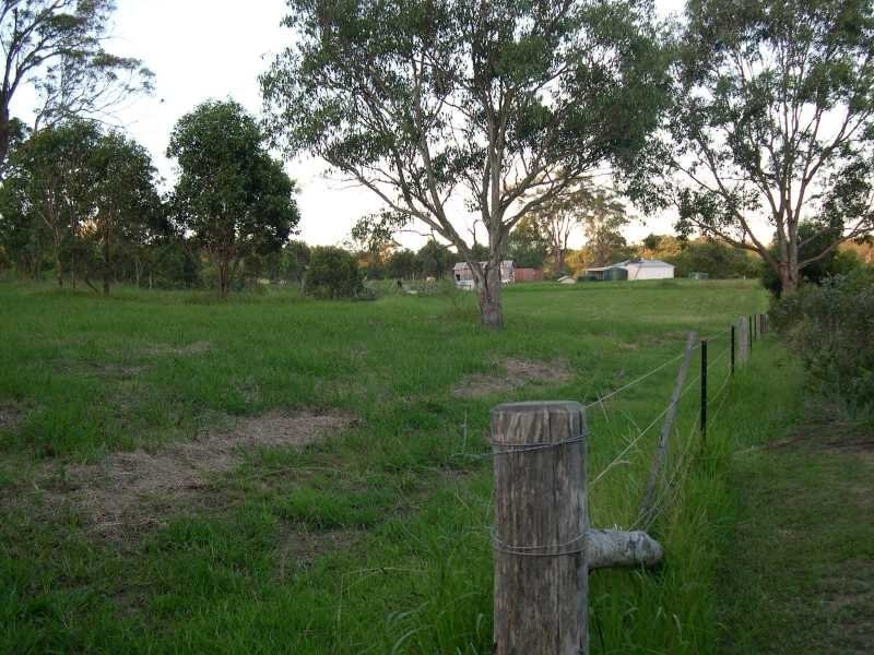 18 Devon Court Road, Crows Nest QLD 4355