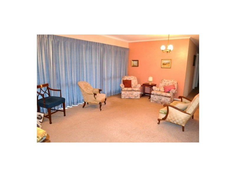16 Girraween Drive, Nambour QLD 4560