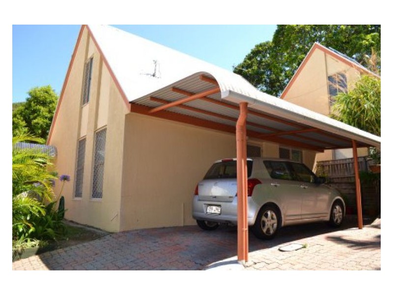 2, 13 Fairmeadow Road, Nambour QLD 4560