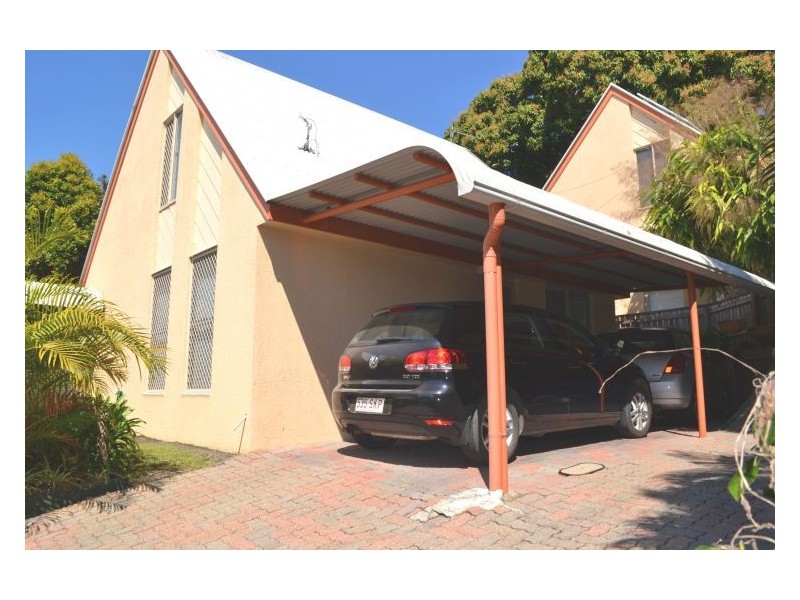 2, 13 Fairmeadow Road, Nambour QLD 4560