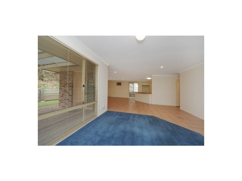 6 Kings Place, Nambour QLD 4560