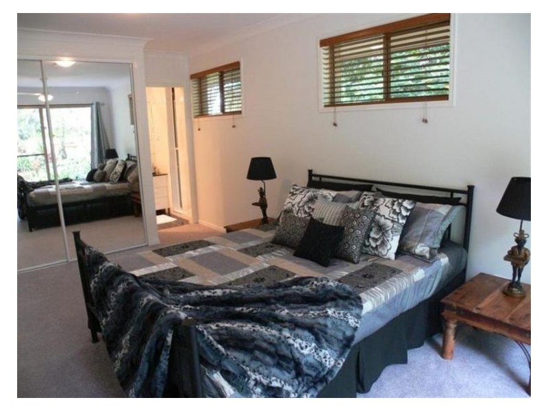 10 Allan Avenue, Glass House Mountains QLD 4518