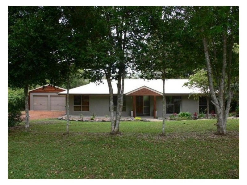 10 Allan Avenue, Glass House Mountains QLD 4518