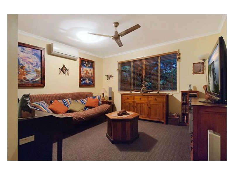 19 Petigrain Avenue, Palmwoods QLD 4555