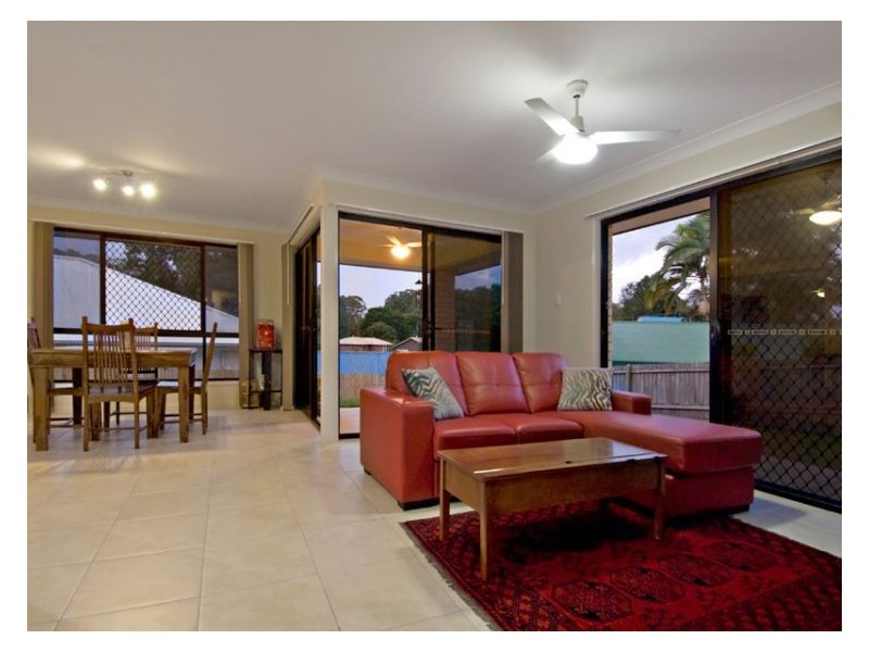 16 Koorawatha Lane, Palmwoods QLD 4555