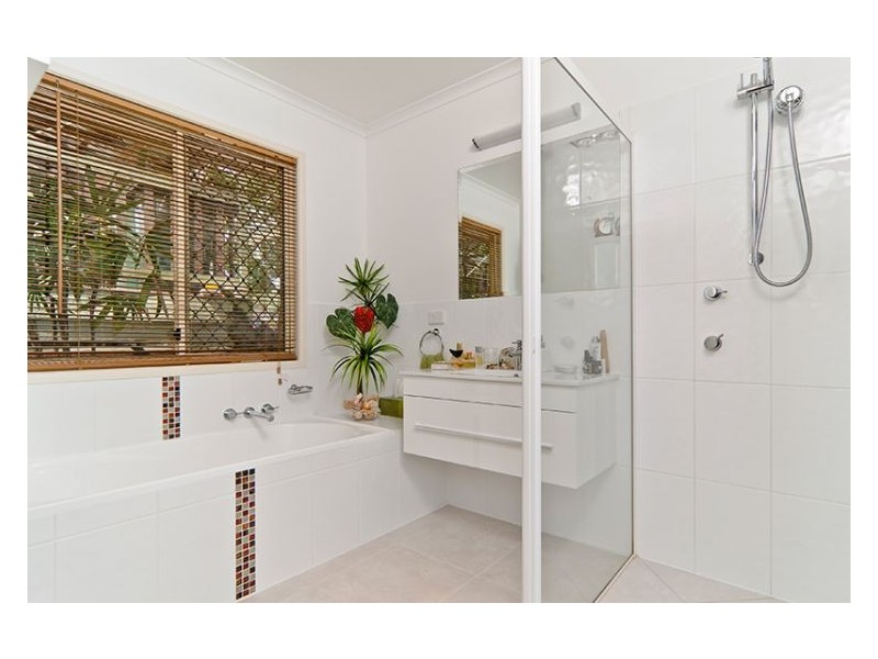 54 Hillcrest Avenue, Nambour QLD 4560