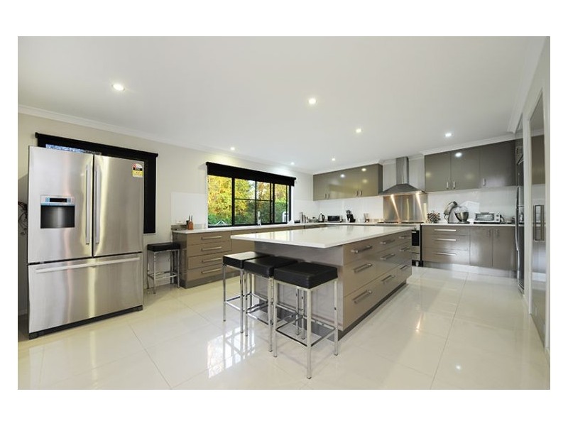 6 Aland Place, Palmwoods QLD 4555