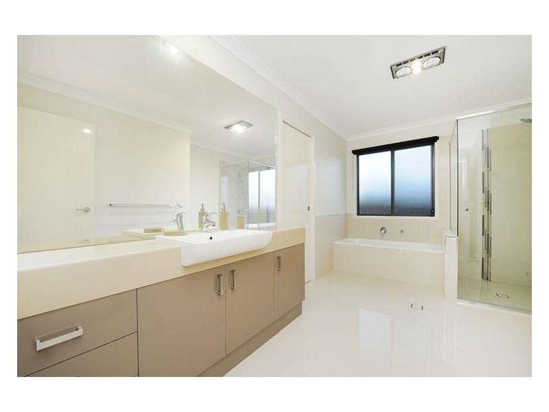 6 Aland Place, Palmwoods QLD 4555