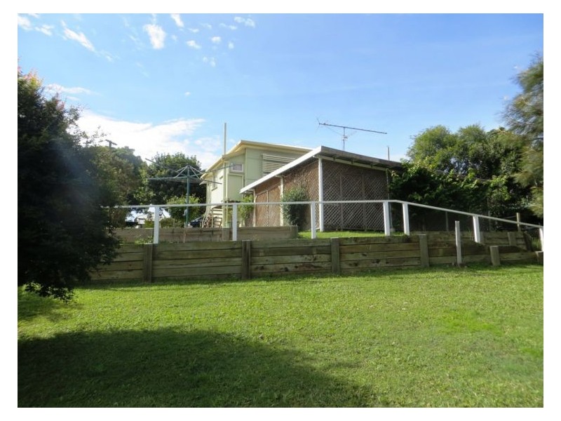 15 Mount Pleasant Road, Nambour QLD 4560