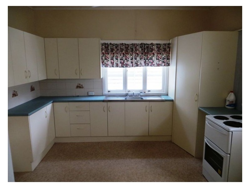 15 Mount Pleasant Road, Nambour QLD 4560