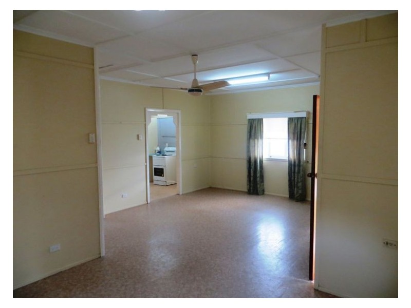 15 Mount Pleasant Road, Nambour QLD 4560