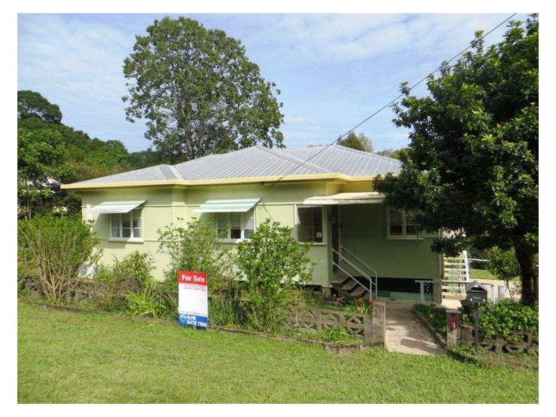 15 Mount Pleasant Road, Nambour QLD 4560
