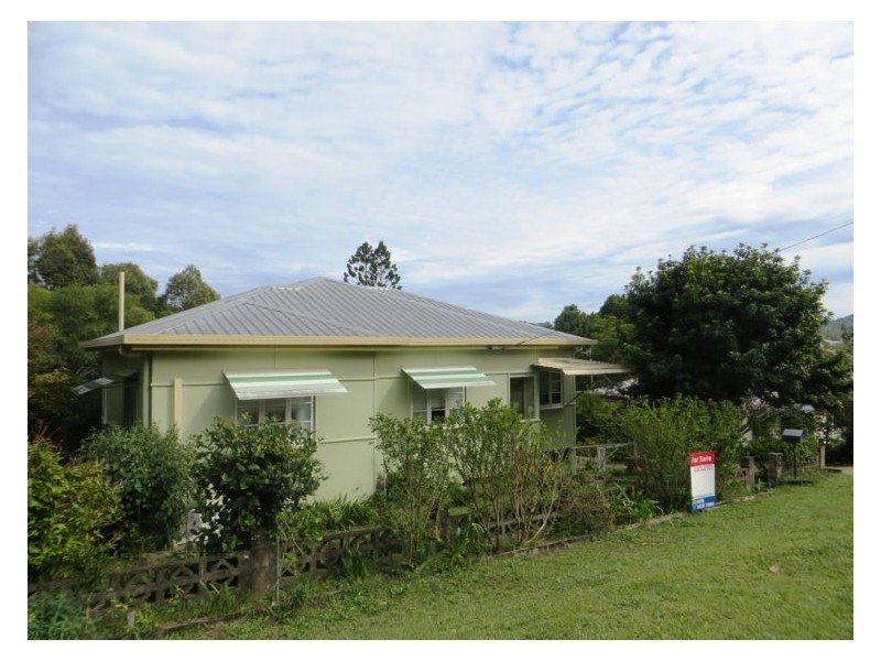 15 Mount Pleasant Road, Nambour QLD 4560