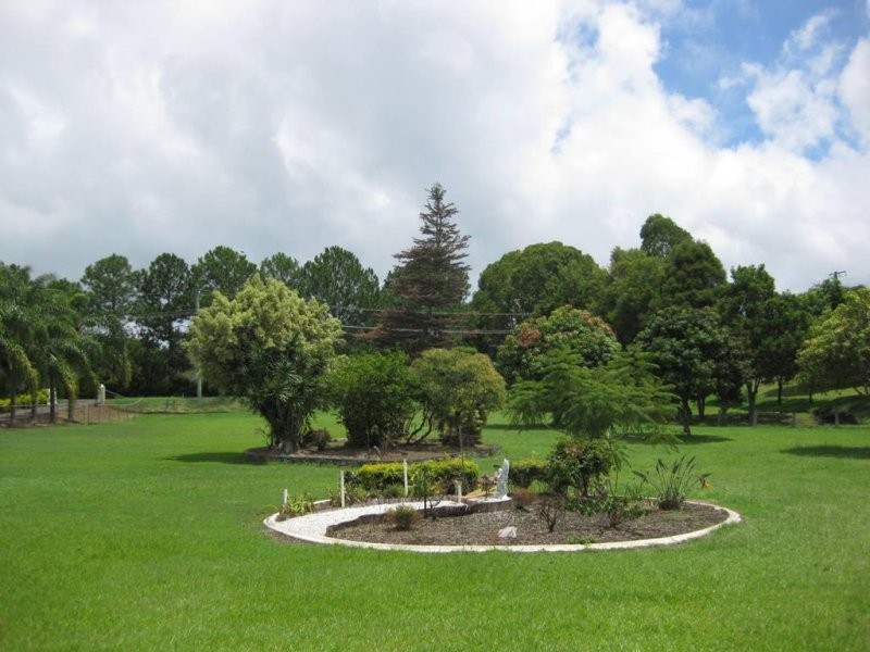 5 Angus Crescent, Kureelpa QLD 4560