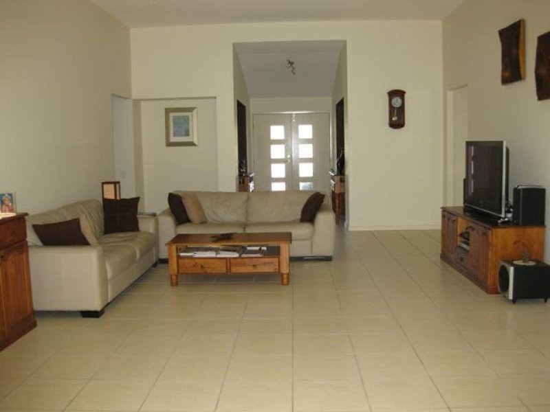 2 Flame Tree Court, Palmwoods QLD 4555