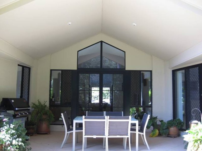 2 Flame Tree Court, Palmwoods QLD 4555